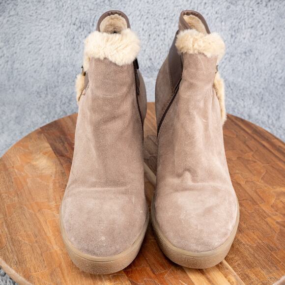 $450 AQUATALIA Cameron WATERPROOF Faux-fur-trimmed Suede WEDGE BOOTIE 9.5 (X10) - Picture 2 of 6